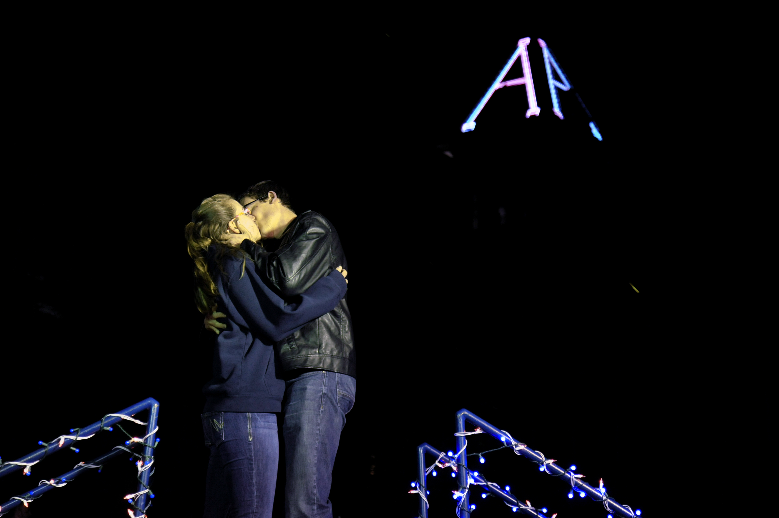 Thousands of kisses: Students and alumni celebrate True Aggie Night