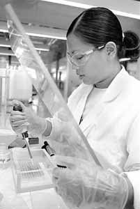 President Hall seeks funding to open USU genomics center