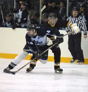 USU hockey club sends Wyoming packing