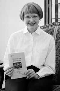 USU’s first lady compiles booklet