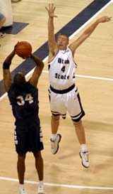 USU hoopsters finish exhibition 2-0, regular season starts Saturday