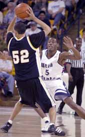 Ags thump LBSU 95-61