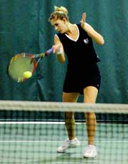 Women’s tennis off to California