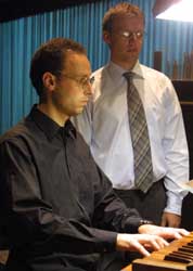 Organist visits USU