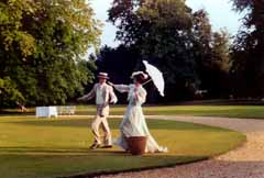 England provides perfect backdrop for theater students