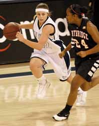 Women’s basketball falls at Riverside