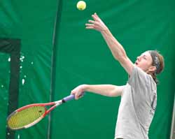 Tennis bounces back from early loss at tourney