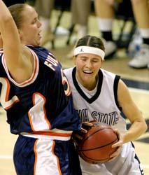 Women earn third victory