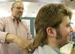Science senator goes hick for students