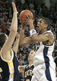 Ag basketball edges Anteaters