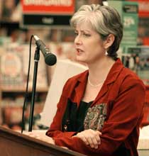Memoirist gives writing tips at Borders
