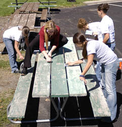 Fall Leadership 2004 teaches life skills and raises school pride