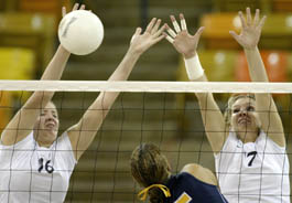 Volleyball gets second win in conference