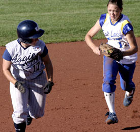 Baseball community college sweeps series
