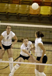 Volleyball drops two during California road trip