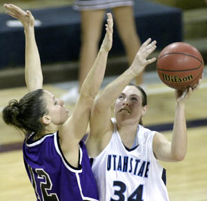 Weber dominates women hoopsters