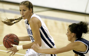 Women hoopsters top Metro State