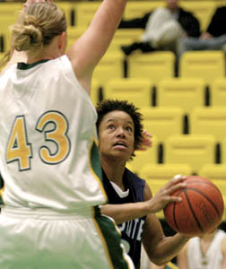 Women’s basketball team wins at Air Force