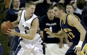 Ag men’s basketball jump out 24-2 at Long Beach State, win big