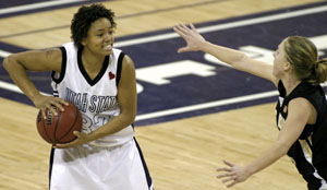 Women’s basketball can’t handle 49ers at home