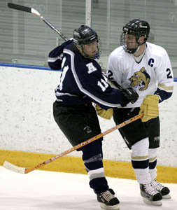Hockey team suffers disappointing road trip