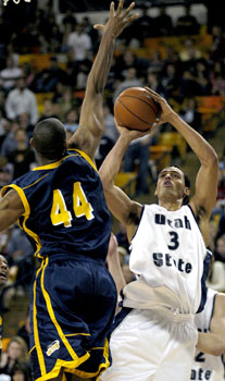 Road woes continue: Men’s basketball team fall to Northridge