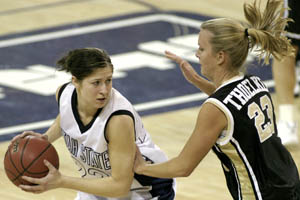 USU women get first conference win of season