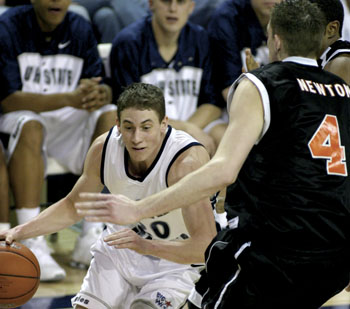 Stunned – USU basketball collapses in final minute