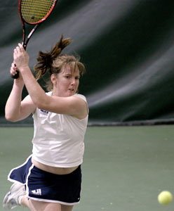 Tennis team falls to Sooners