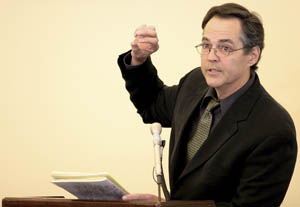Pulitzer Prize professor presents poetry
