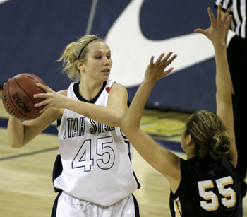Women fall to Vandals