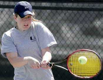 Tennis team no match for Warriors