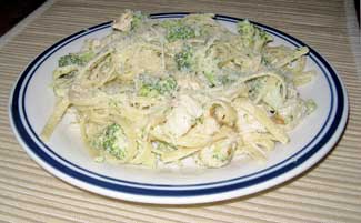 Great Date Plates: Chicken broccoli alfedo, Student style