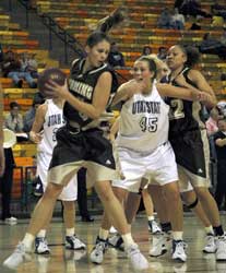 Lady hoopsters still struggling