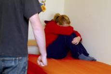 Students should look for sexual abuse warning signs when dating