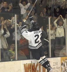 Hockey handles BYU to remain undefeated at home