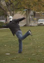 Students can throw their lives away at local disc golf course
