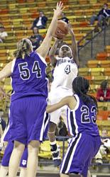 Lady Ags fall back to old habits, losing to Wilcats