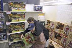 Employees give inside scoop on the day after Thanksgiving