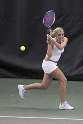 Women’s tennis drops close matches in loss