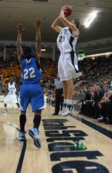 Carroll scores 29 points to down IPFW at home