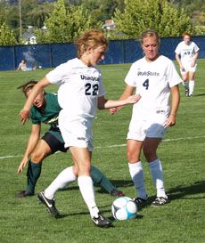 Set play scores favor Oregon in 2-1 Aggie loss