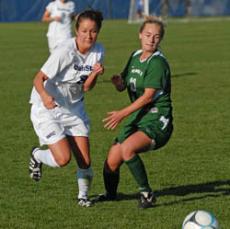 Soccer wins a pair, downing Hawaii and San Jose State