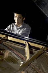 Pianist performs his way to the top
