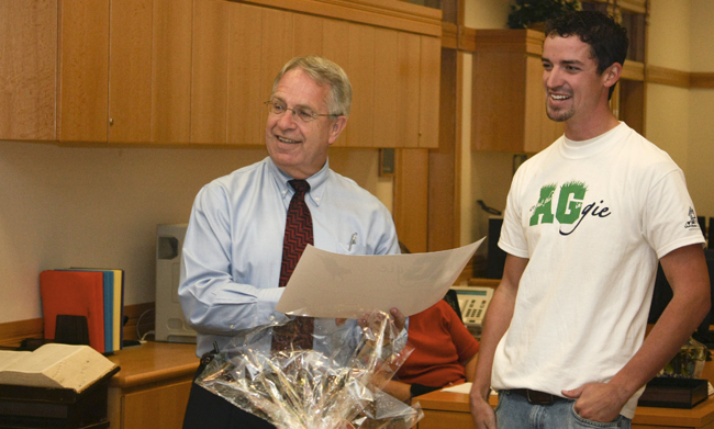 Council gives Albrecht gift to start Ag Week
