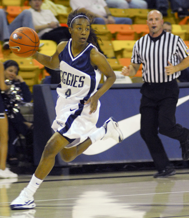 Women’s basketball takes second in Thanksgiving Classic