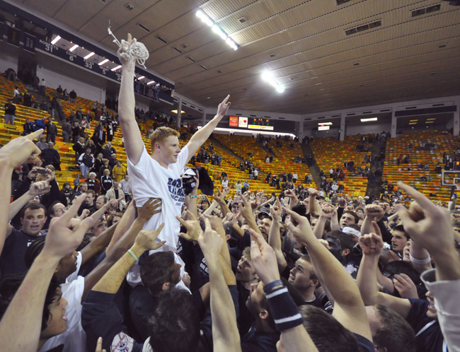 Ags on winning track, cut down the nets