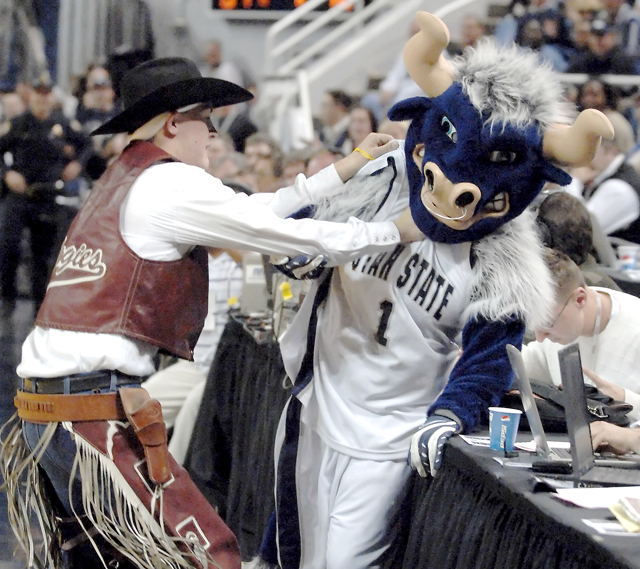WAC mascots become sideshow at WAC tourney