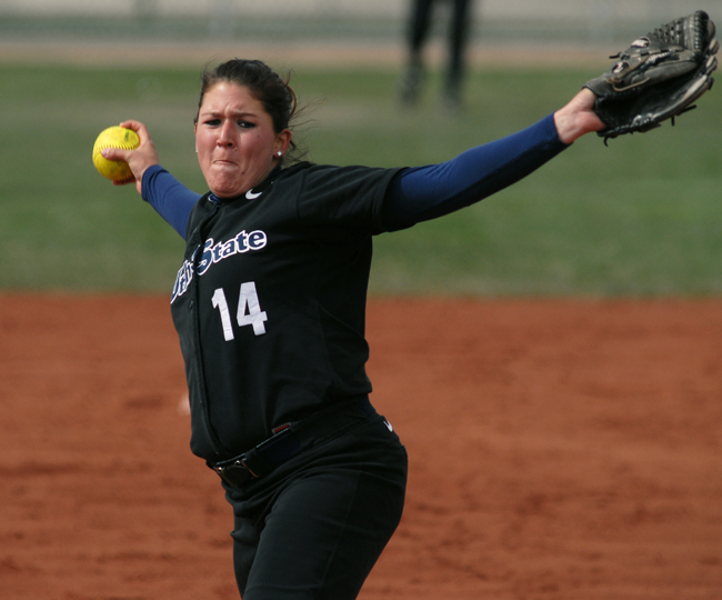 Softball team splits with UVU
