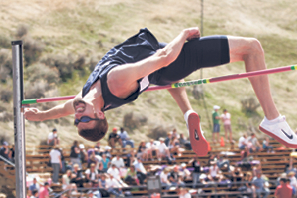Track and field squads host Faldmo Invitational, records set